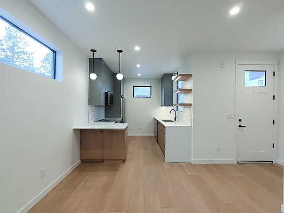 5th image of 639 NE Marshall Ave