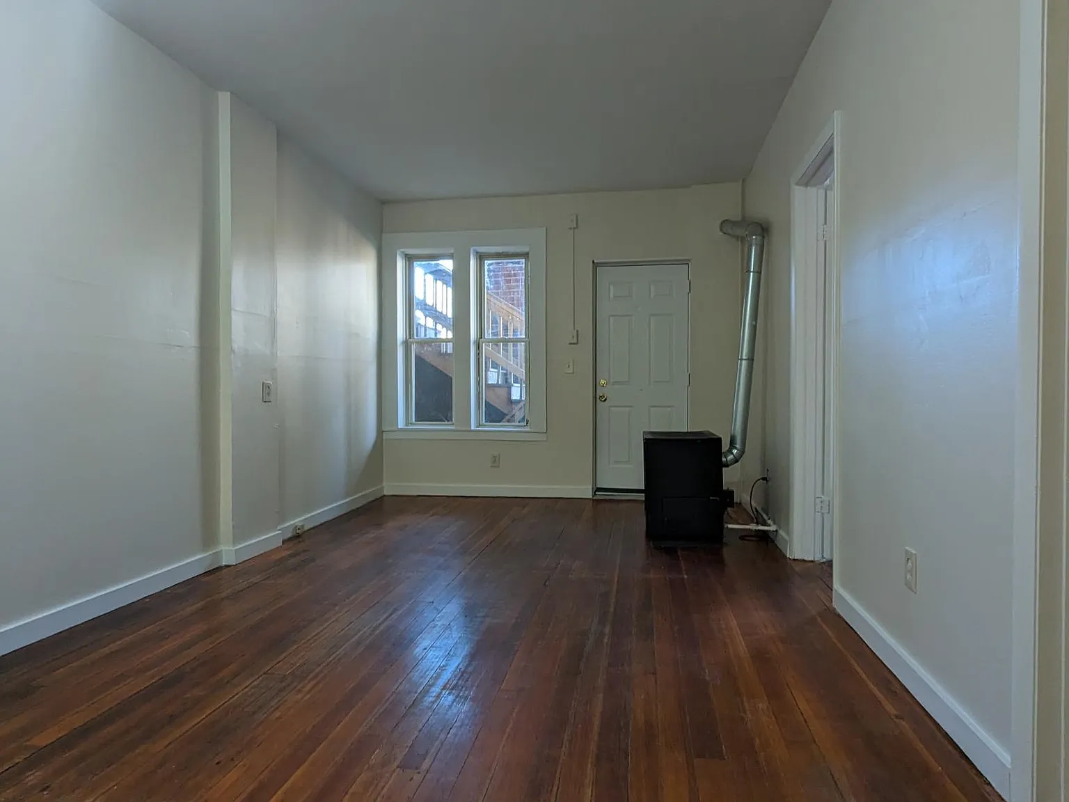 2 bed, 750 sqft, $1,375 — Photo 3