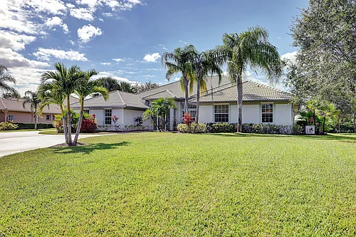 8028 Plantation Lakes Dr Photo 1