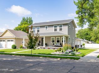 1502 Walnut St, Grand Forks, ND 58201