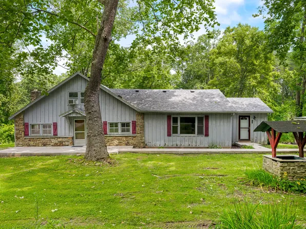 897 Eads Ln, Nashville, IN 47448