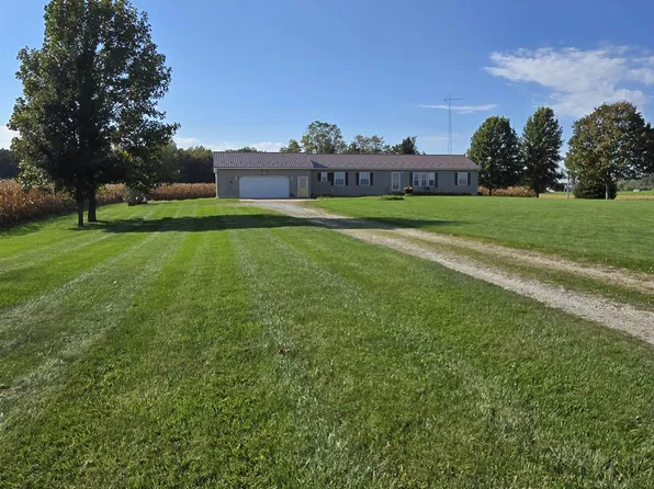 17221 Oak Rd, Argos, IN 46501