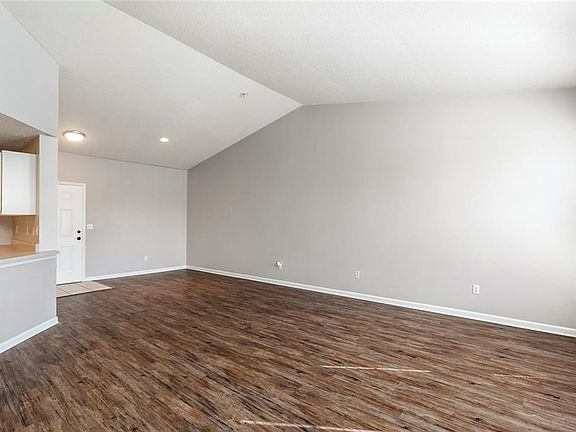 3rd image of 350 Emerald Forest Blvd APT 6202