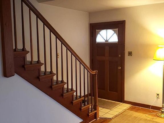 2nd image of 1104 E Lehman St