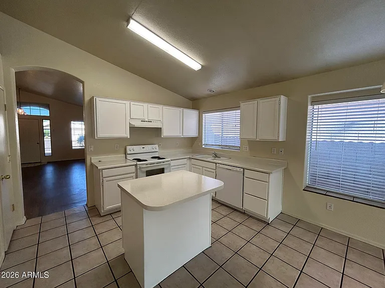 51 N Del Pueblo Pl — Photo 6