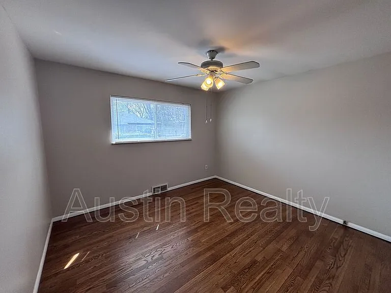 8634 Burton Ave #B — Photo 6