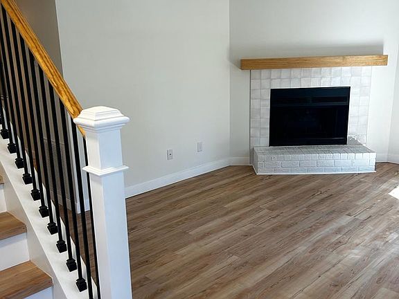4th image of 1508 Theresa Dr APT B