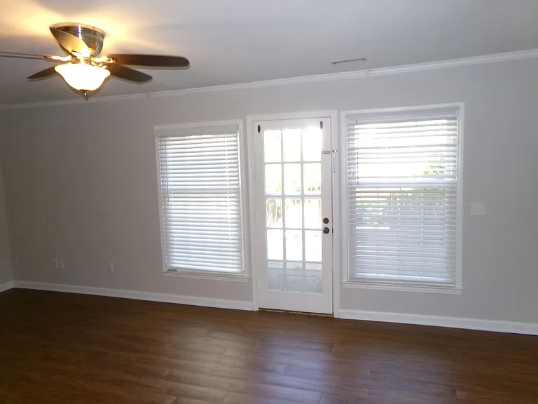 3915 B Valley Ct — Photo 8