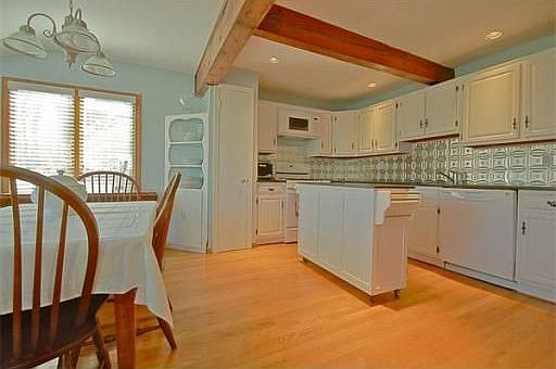 4th image of 16 Brattle Pl
