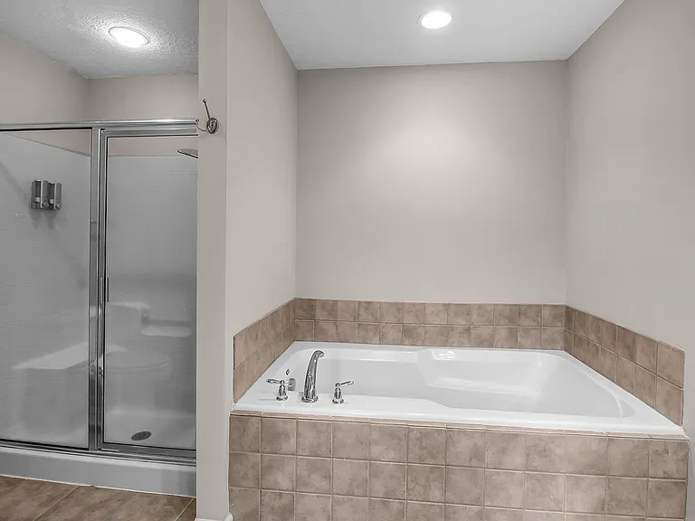 125 Ventura Pl — Photo 25