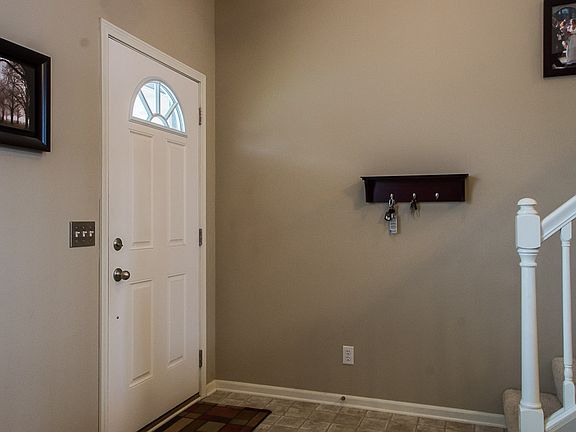 4th image of 15840 Rosewood St