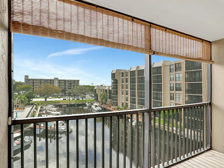 3 Royal Palm Way — Photo 35