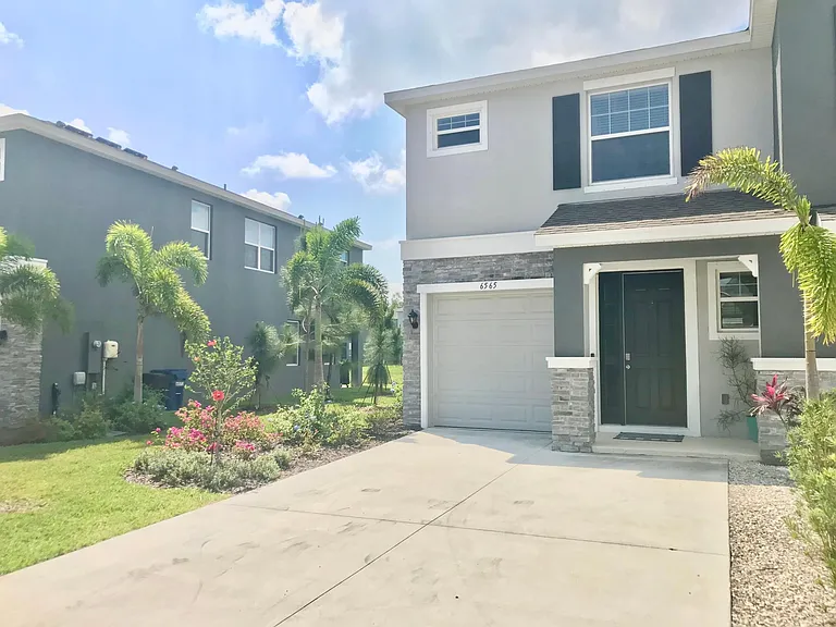 6565 Serenity Fall Ln — Photo 4