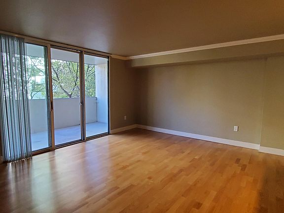 3rd image of 601 W 11th Ave APT 119