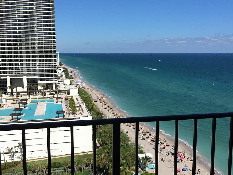 1890 S Ocean Dr #XX01 — Photo 9