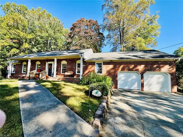 158 Bloxom Dr, Newport News, VA 23608
