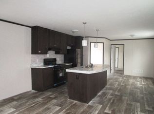 32200 45th St #19, Burlington, WI 53105