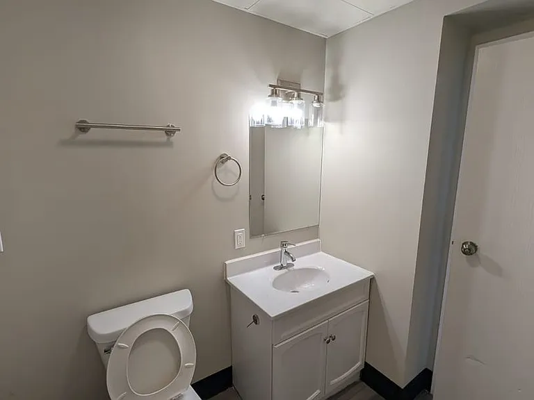 Franklin Park Apartments — Photo 60