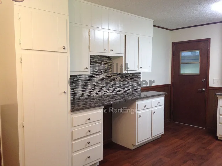 695 Georgia Ave — Photo 3
