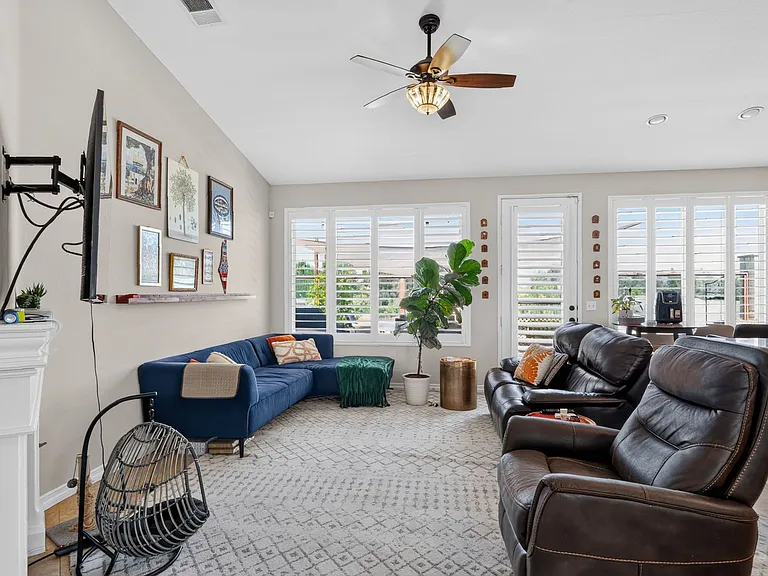 1528 Knoll Park Gln — Photo 9