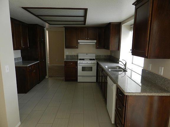 4th image of 39690 Knollridge Dr