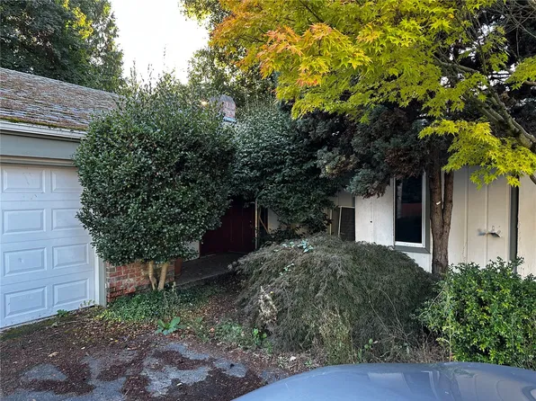 12037 SE 51st Street, Bellevue, WA 98006