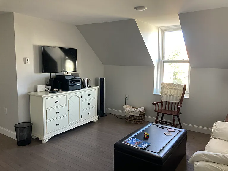 33 Pine St #2 — Photo 2