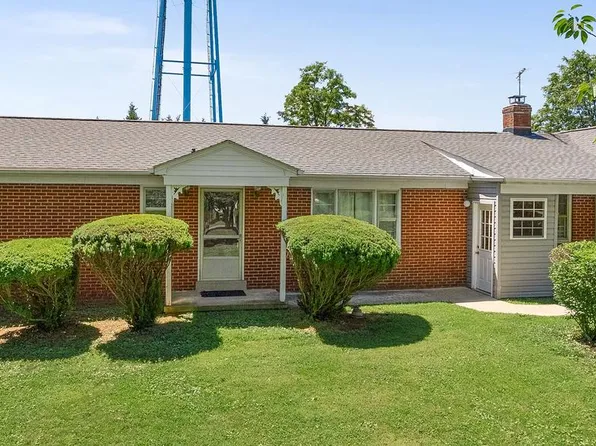 14 Quarter Branch Rd, Lovettsville, VA 20180
