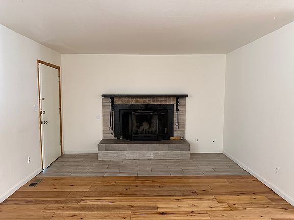 4th image of 371 Cottonwood Ct #2