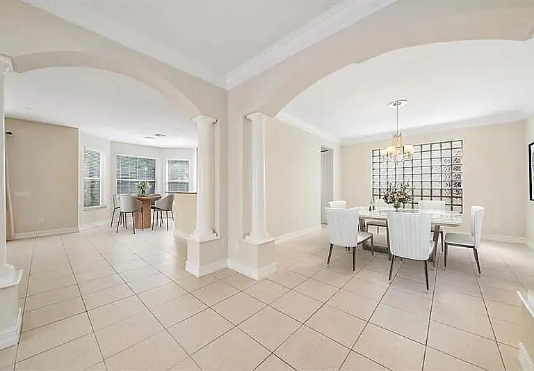8477 Breezy Hill Dr — Photo 6