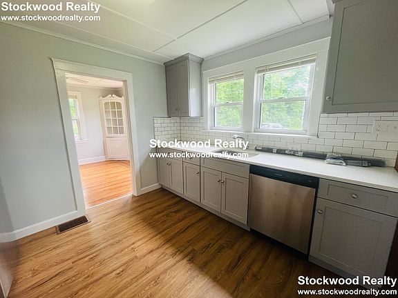 4th image of 6 Arnold St #1