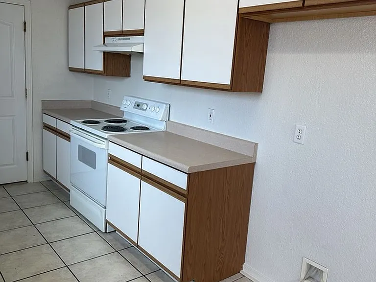 2870 Winterhaven Ct — Photo 14