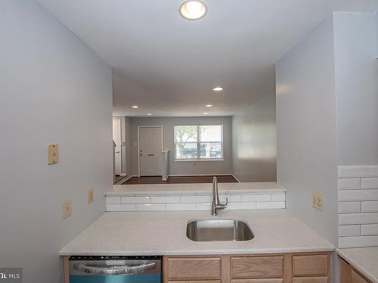 1216 Ogden St — Photo 15