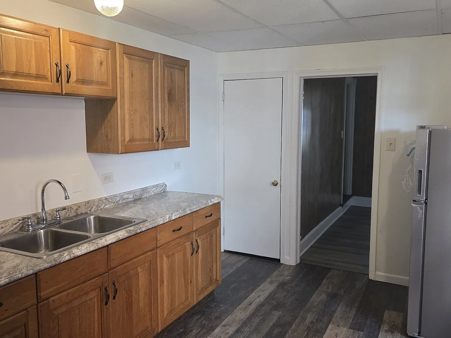 4 bed, 1039 sqft, $1,800 — Photo 1