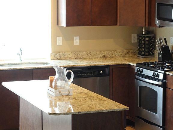 5th image of 3722 W Periwinkle Dr