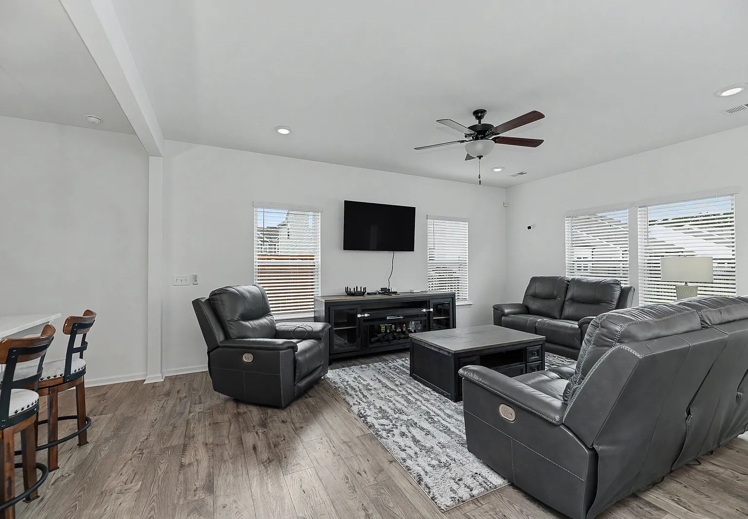 3 bed, 2.5 bath, 2173 sqft, $2,950 — Photo 3