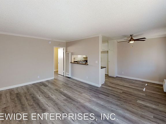 3rd image of 21909 Saticoy St #12