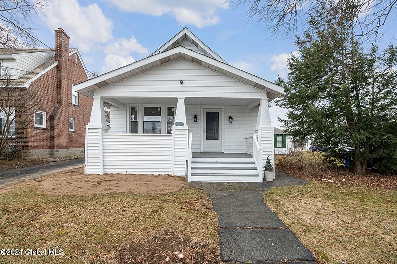 3rd image of 1426 Sumner Avenue