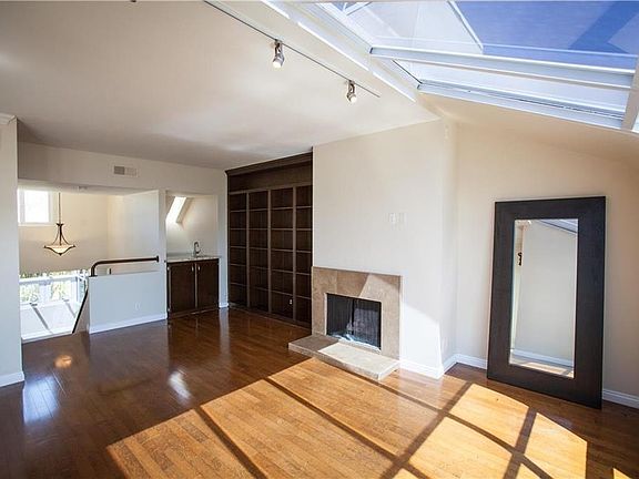 4th floor living/dining rooms