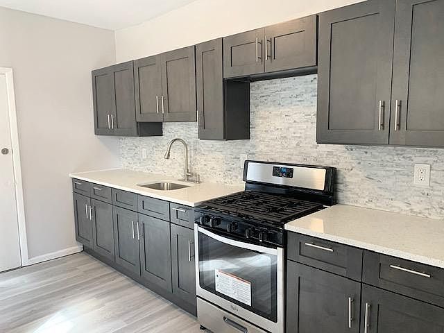 1st image of 537 N Grove St #2
