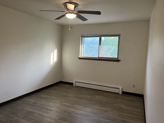 5th image of 210 N Summit St #13
