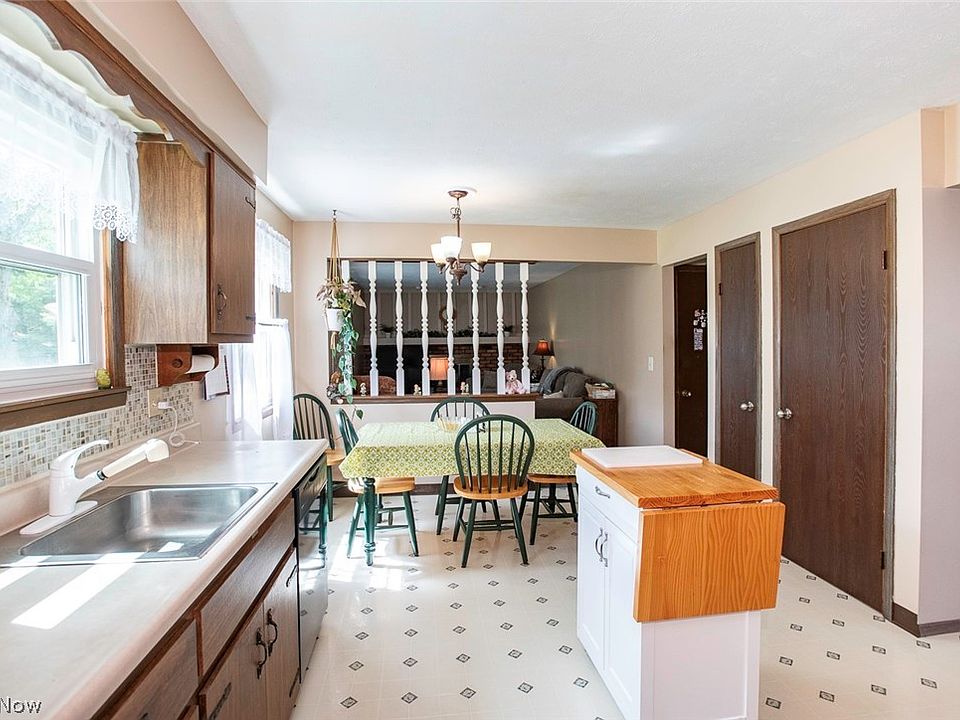 22419 Jonathan Dr, Strongsville, OH 44136 | Zillow