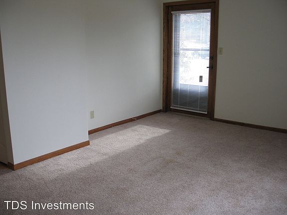 2nd image of 4500 Prescott Ave APT 05