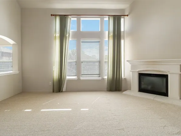 2680 Silver Hill Dr, Fort Worth, TX 76131