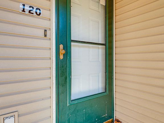 3rd image of 120 Ray Cir