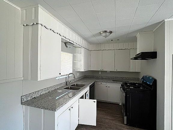 2nd image of 1714 W Republic St