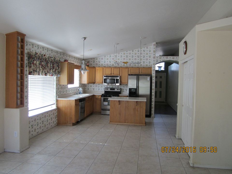 2nd image of 1152 W Morelos St