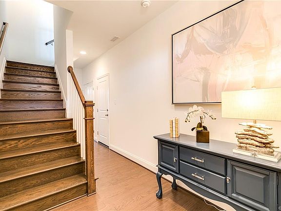 5th image of 5204 Gower Pl