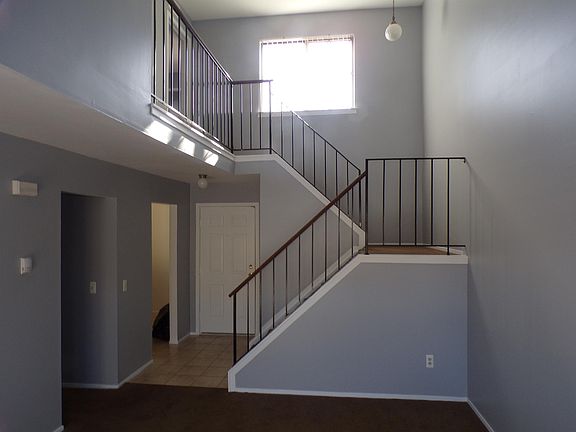2nd image of 3522 Heritage Pkwy #34