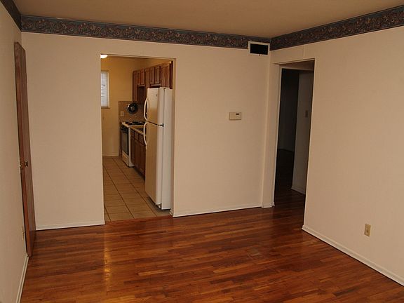 3rd image of 2017 Bellevue Ave APT 4